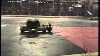 BattleBots Ziggo vs Missing Link