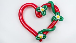 Сердце с цветами из шаров / Heart with flowers of balloons (Subtitles)