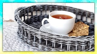 Красивый и простой ажур на подносе из газетных трубочек!