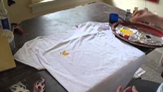 Mendisain T-Shirt dengan Tehnik mengecap