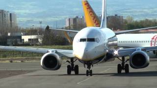 Ryanair 737-800 EI-DLG take off at St Etienne Bouthéon [EBU/LFMH]