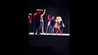 Callie peeing on stage (Ninja pee)
