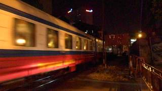 [10] D12E-657 kéo tàu SP7 (10.06.2012)