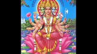 GAYATRI MANTRA so makedonski prevod