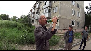 Мужик выпил залпом бутылку портвейна (18+)