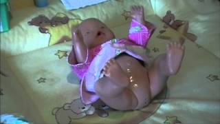 Wie wechselt man einem Baby Windeln