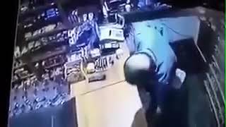 Markete Kız Girdiğinde Show Yapan Artist Bakkal..