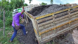 รถพ่วงติดหล่ม รถบรรทุกน้ำดึงไม่สำเร็จ truck thailand