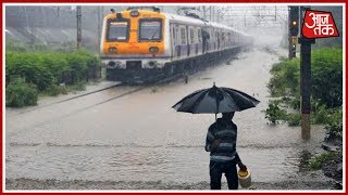डूबती Train, तैरता Station! ये है Mumbai मेरी जान!