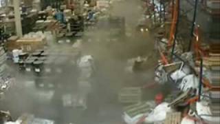 Падение стеллажа mpeg4