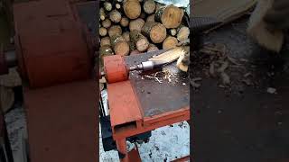 Дровокол с бензиновым двигателем