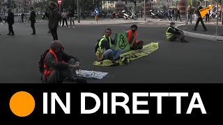 Youth 4 Climate #Milano, la polizia cerca di disperdere una manifestazione per il clima a Milano.