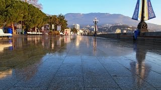 Крым ,  Ялта.    Полеты над городом  смотрим это красиво.