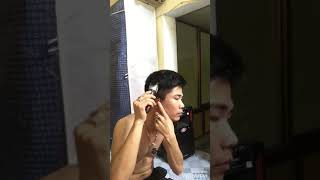 Thanh niên tự cắt tóc bằng tôngđơ+kéo tại nhà và cái kết đỡ mất 50k..Một thú vui tao nhã
