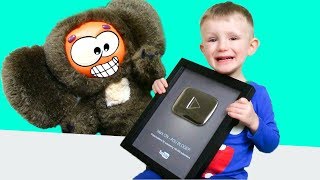 Кто украл СЕРЕБРЯНУЮ КНОПКУ и снял новое весёлое видео?