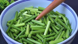 【小穎美食】炒蒜苔時，牢記不要直接下鍋炒，教你一招，脆嫩入味，簡單又好吃