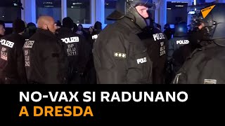 #Germania: no-vax si radunano a Dresda, durante la controprotesta dei medici