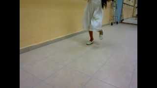 Young BK amputee running with vacuum prosthesis.תותבת ואקום-מתחת לברך