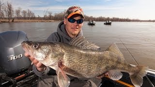 How to Catch Pre-Spawn 'Eyes on Blades & Rattle Baits - In-Depth Outdoors TV Season 8, Episode 20