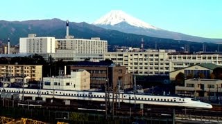 新幹線と富士山。三島駅。Shinkansen。Mt.Fuji。