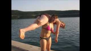 Women Lifting Women:lift and carry