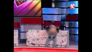 Канат Ибрагимов показывает попу на КТК