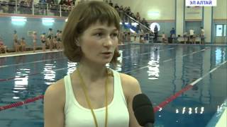 Юные пловцы боролись за приз Деда Мороза
