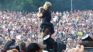 P!NK LIVE IN BERLIN - JUST LIKE A PILL 08.06.2010