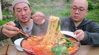 보글보글 부대찌개 먹방~~Army stew (Budae jigae)& instant noodle Mukbang eating show