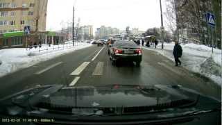 Зеленоград. такси гос.номер С 435 РТ 197. езда по встречке