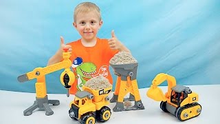 МАШИНКИ CAT и ПЕСОК. Лепим динозавров из песка - Видео для детей с игрушками Caterpillar
