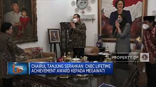 Chairul Tanjung Serahkan CNBC Lifetime Achievement Award Kepada Megawati