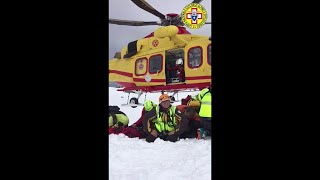 Valanga in Val d'Aosta, i soccorsi con l'elicottero