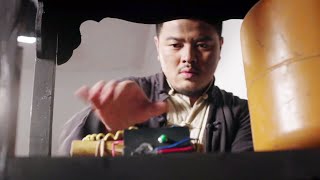 國軍小隊假扮偽軍衝進日軍基地，與戰友裡應外合，直接消滅整個日軍部隊
