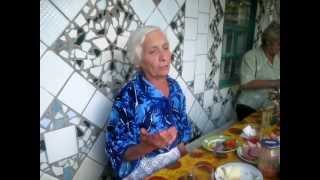 Бабушка Катя шпарит частушки 2011 г.