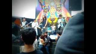 ZUR-2- THE STINGY FEST 16 (18 AÑOS DE 69 ENFERMOS)