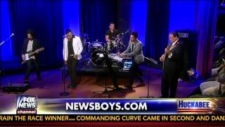 Newsboys on Huckabee sing "God's Not Dead"