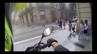 Moto A Diario 75 | Asustando niños