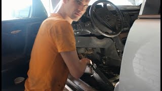 Мой Mercedes W210 продолжаю делать, заклепал стакан, собираю салон
