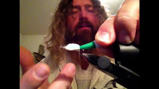 DIY Glow Bug Tool for easy perfect yarn egg flies