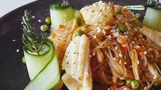 Стеклянная лапша 'Фунчоза' с кальмарами  Очень вкусно!