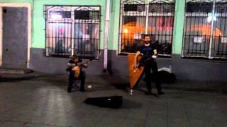 Уличные музыканты, метро Кузнецкий мост, группа "Ладъ"