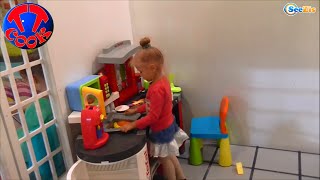 ✔ Кукла и Ярослава на прогулке в Детском Городке / Alive Doll are walking in the children's town ✔