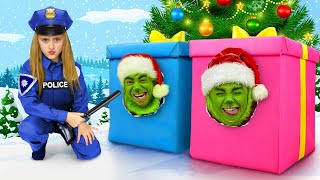 Sasha bakes Gingerbread Houses and gets Grinch Presents on Christmas