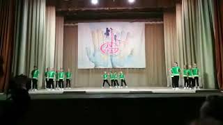 Школа 84. 1июня. Танец по барабану.