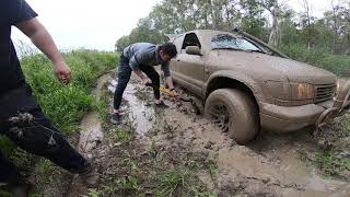 kia sportage gen 1 off road 4x4  hard stuck in deep mud               киа спортейдж 1 на бездорожье