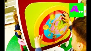 Дети нашли игровой уголок Play corner Fun for kids