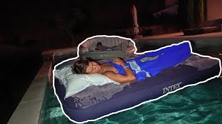 PASAMOS UNA NOCHE EN UNA PISCINA