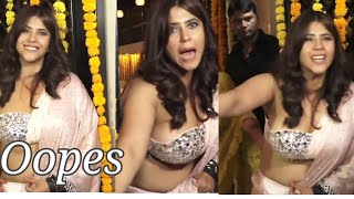 Ekta kapoor hot look in deewali celebration party at a her home gone malfunction during photoshoot
