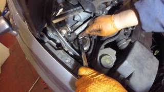 Как поменять передние стойки пружины Vauxhall \ Opel Corsa D \ How to change front coil spring